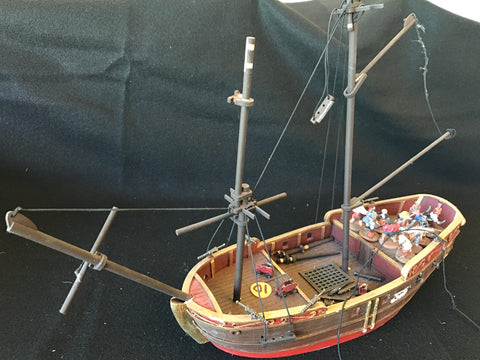 Damaged Pirate ship #10 and 10 crew