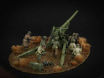 US Army 155mm Long Tom heavy howitzer and crew