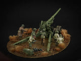 US Army 155mm Long Tom heavy howitzer and crew
