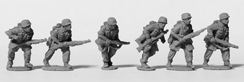 GWW24 Fallschirmjager advancing with rifles